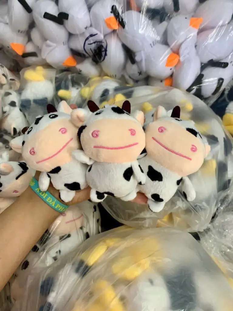 MÓC KHOÁ BÒ SỮA