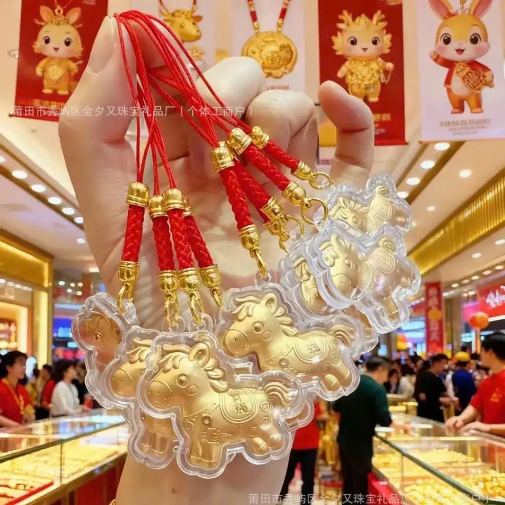 MÓC KHÓA NGỰA VÀNG