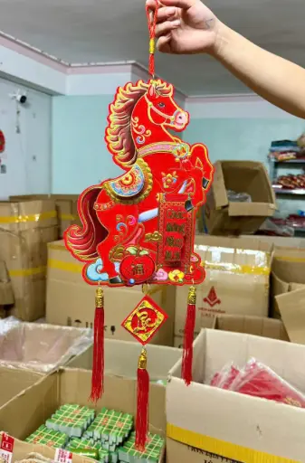 [P0459] LIỄN TREO NGỰA ĐỎ 